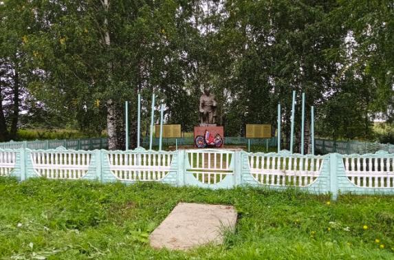 Памятник землякам, погибшим в годы Великой Отечественной войны