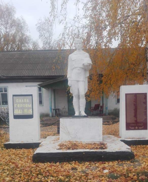 Памятник погибшим воинам