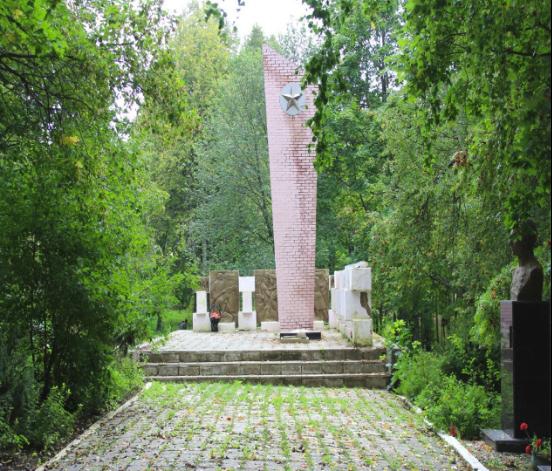 Монумент вечной славы, посвященный землякам, погибшим в годы Великой Отечественной войны