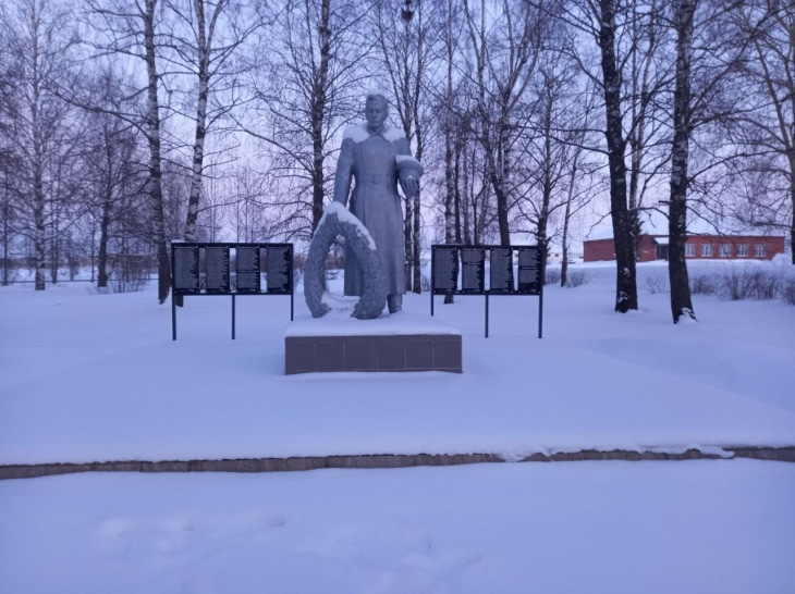 Памятник землякам, погибшим в годы Великой Отечественной войны (