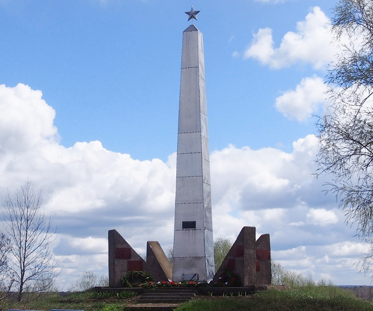 Памятник бойцам, погибшим в годы Великой Отечественной Войны