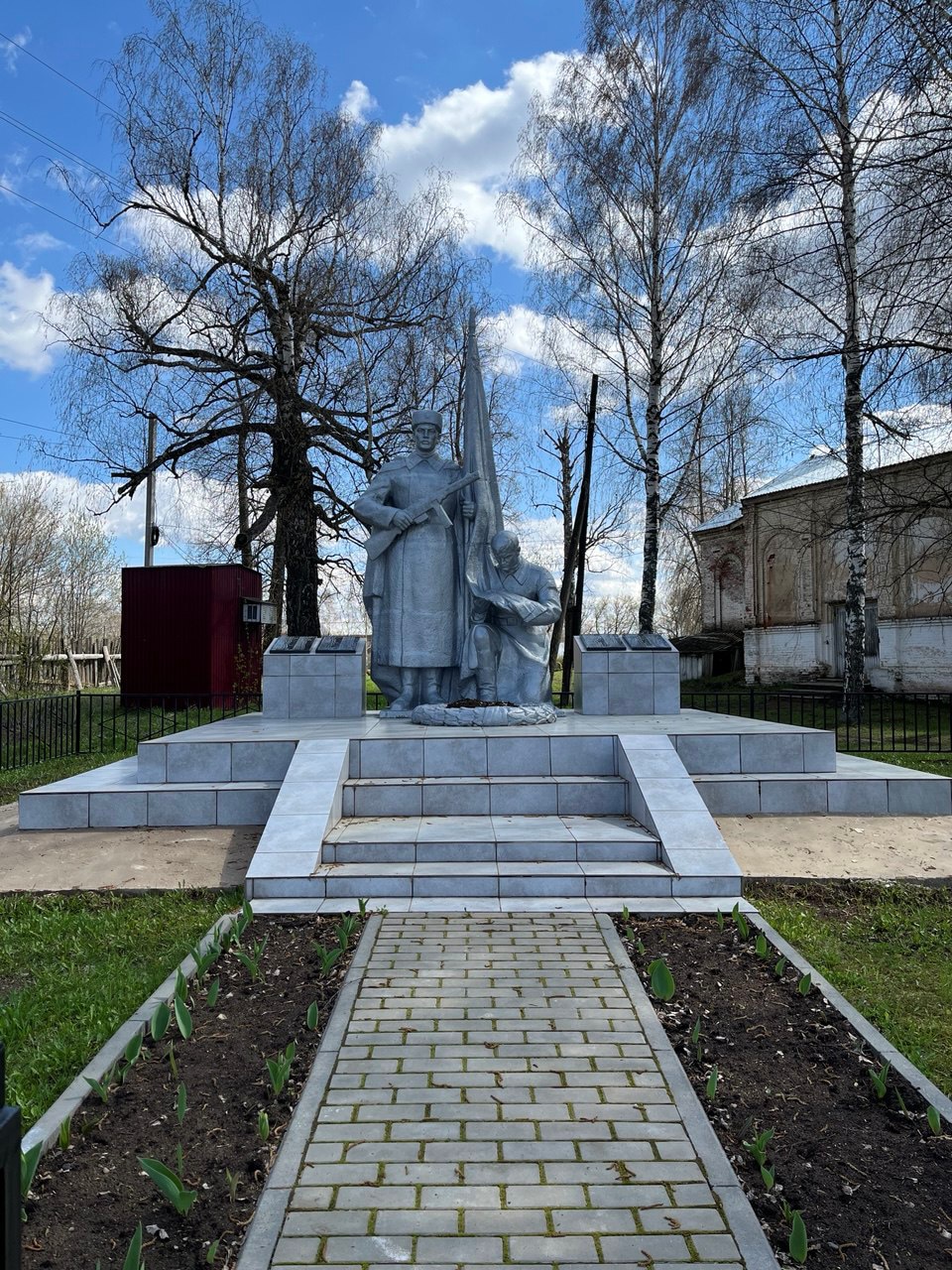 Памятник землякам, павшим в годы Великой Отечественной войны (