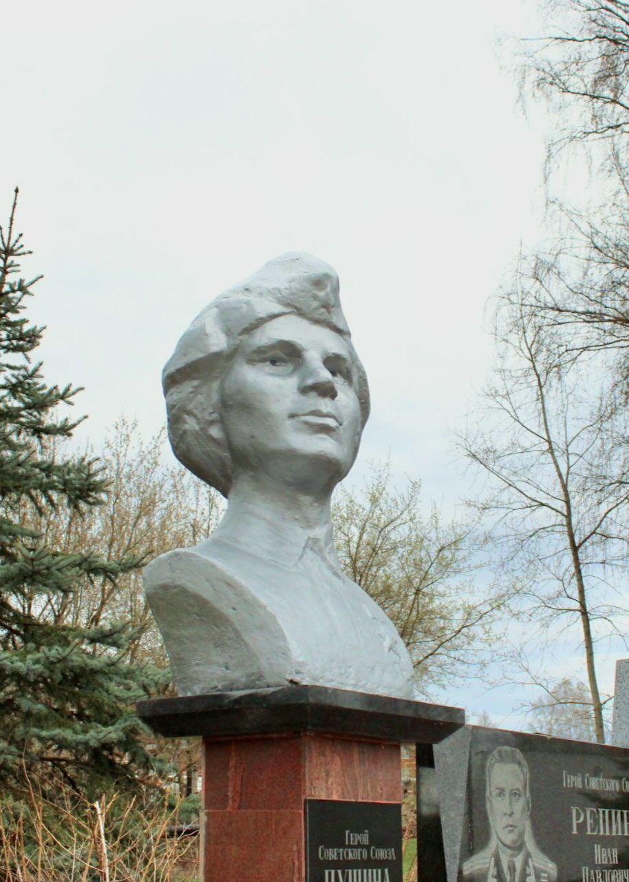 Памятник Ф.А. Пушиной